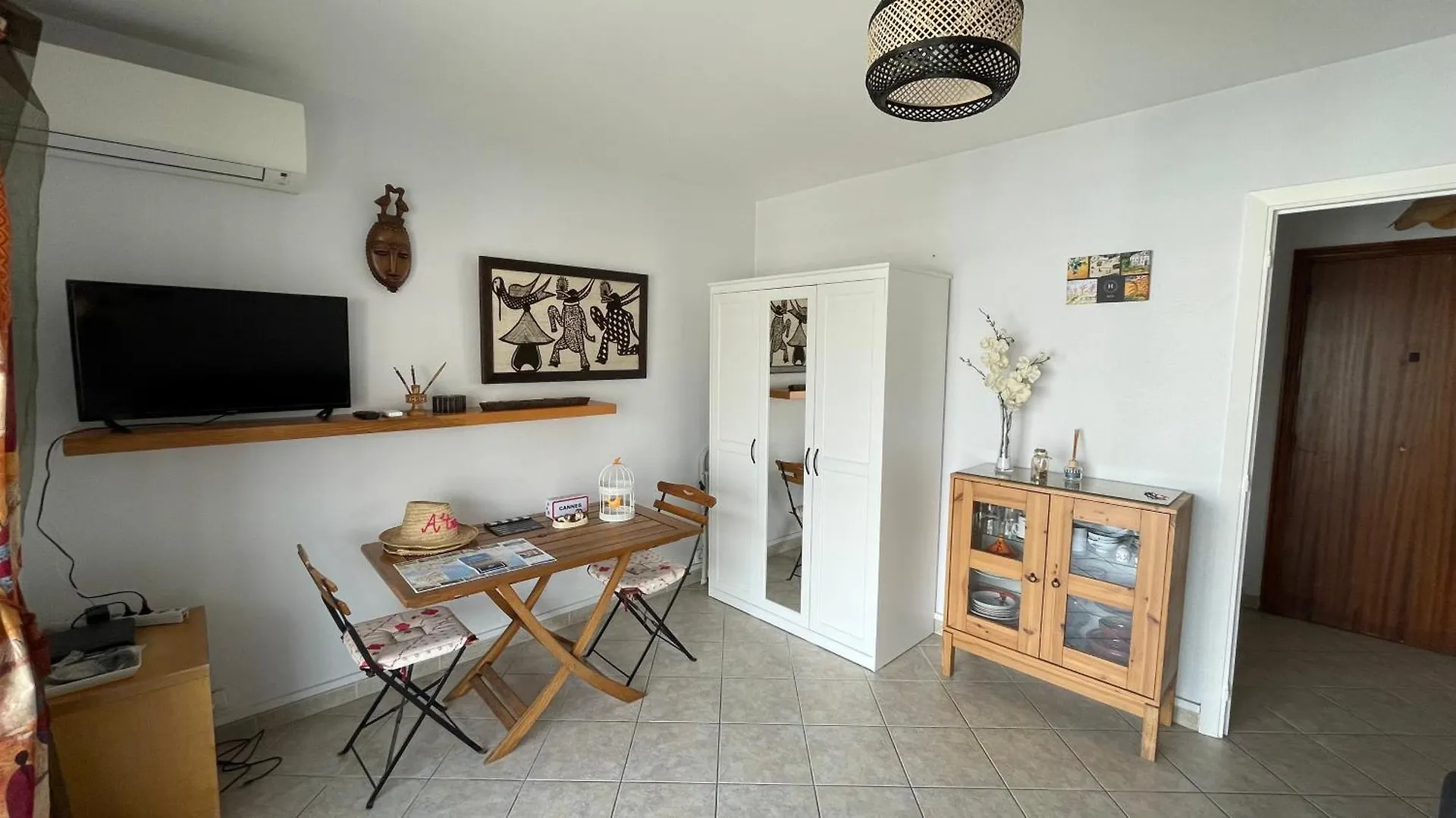 Cannes Center - Very Practical - All Comfort Apartment 0*,  France